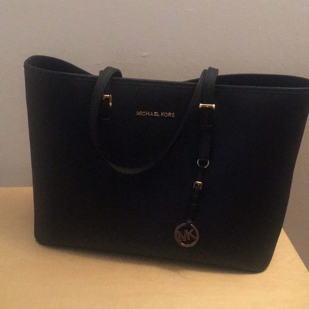 *AUTH* MICHAEL Michael Kors Jet Set Travel Saffiano Tote